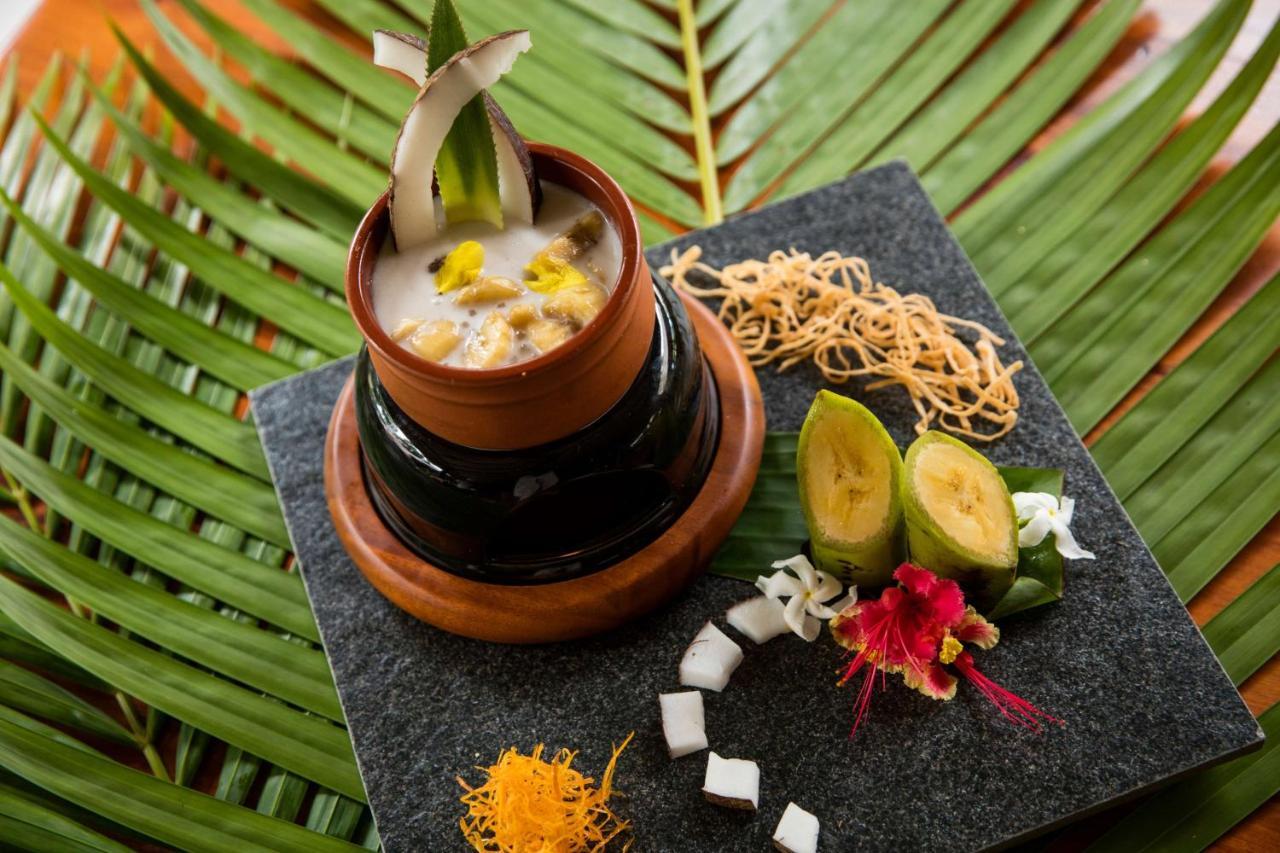 Outrigger Fiji Beach Resort Korotogo Luaran gambar Bicol Express