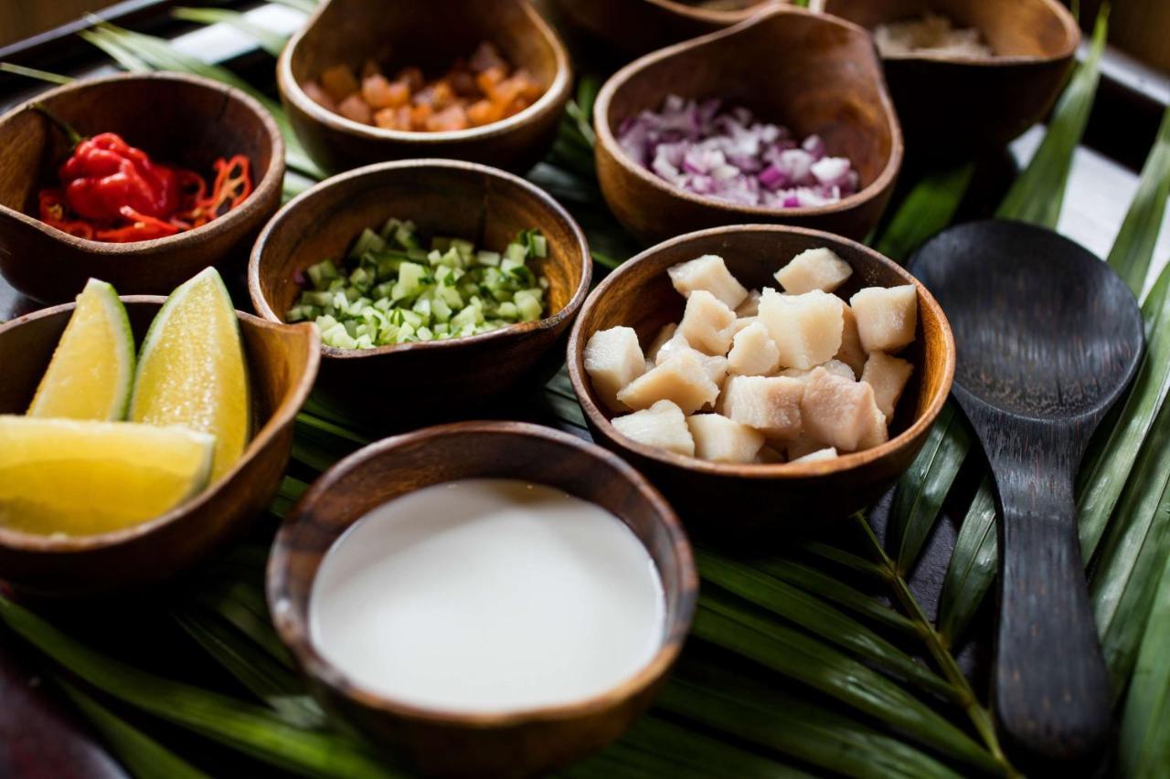 Outrigger Fiji Beach Resort Korotogo Luaran gambar Ingredients for a laksa