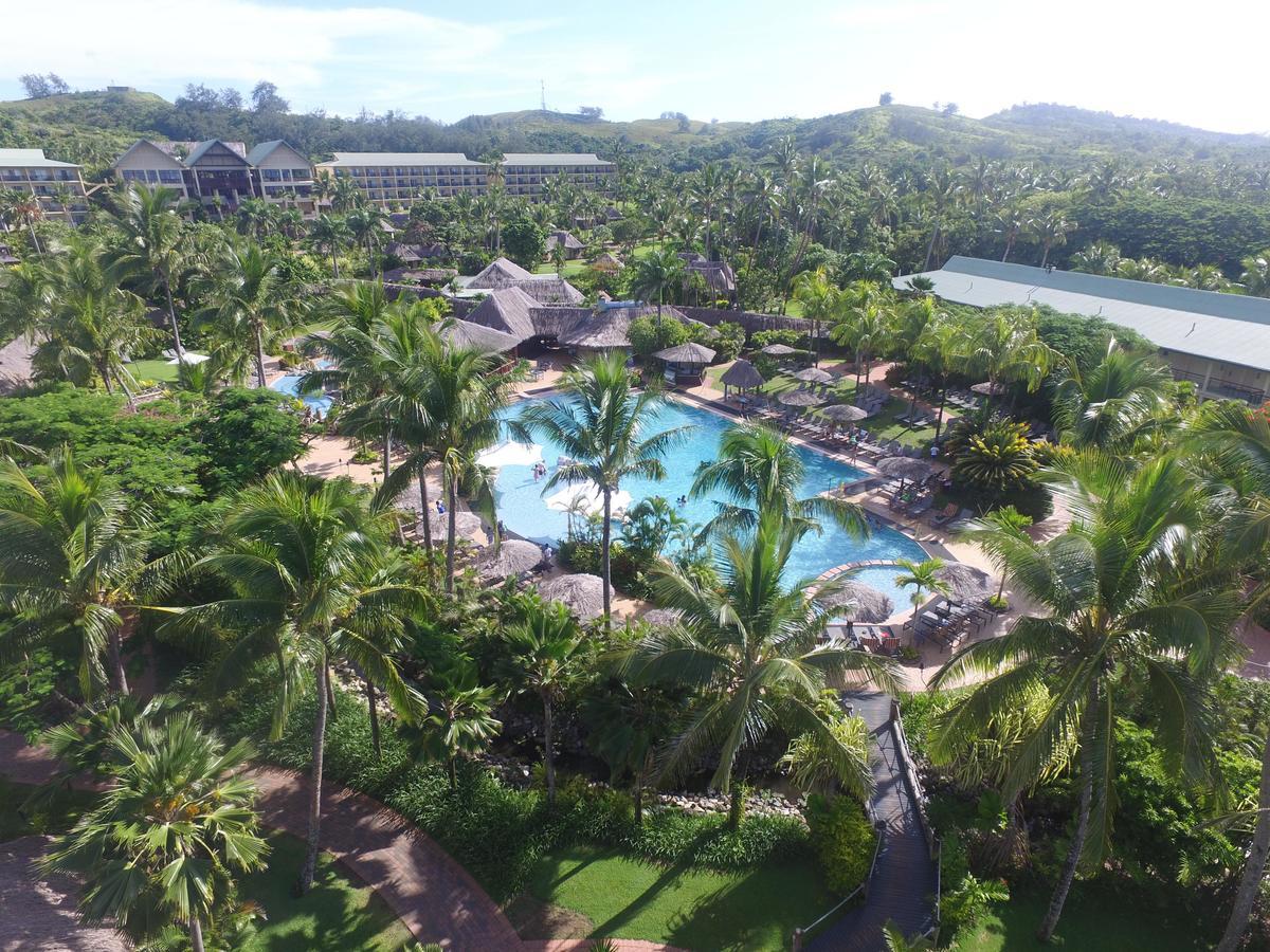 Outrigger Fiji Beach Resort Korotogo Luaran gambar Aerial view of the resort